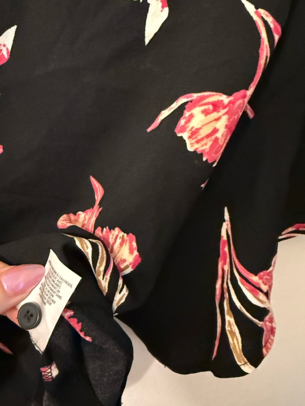 LEITH Floral Crop Top Black Pink Hawaiian Shirt Blouse Button Down V Neck Flowy - Picture 10 of 11